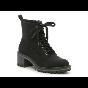 LIKE NEW - Black Crown Vintage Kadience Boot